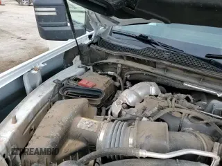 2024 Chevrolet Silverado 2500HD LT z VIN 1GC1YNEY7RF203292, wystawiony jako Copart lot #67775455 z przebiegiem 47 170 mil mil oraz Szkoda całkowita • Salvage title. Historia ofert i sprzedaży dostępna na DreamBid. Obrazek 14.