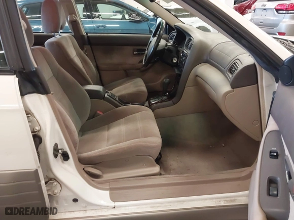 2001 Subaru Legacy Wagon Outback w/RL Equip with VIN 4S3BH675417607775, listed as a IAAI auction lot 41777720 with 181,399 mi miles. Bid and sale history available at carsss.com. Image 5.