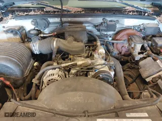 1996 Chevrolet Tahoe Limited with VIN 1GNEC13R4TJ318772, listed as a IAAI auction lot 41953820 with 250,262 mi miles. Bid and sale history available at carsss.com. Image 10.