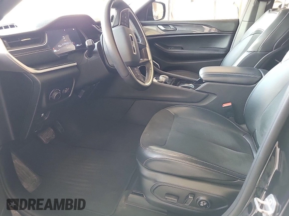 2022 Jeep Grand Cherokee Altitude z VIN 1C4RJKAG5N8554168, wystawiony jako IAAI lot #42566100 z przebiegiem 49 208 mil mil oraz . Historia ofert i sprzedaży dostępna na DreamBid. Obrazek 3.