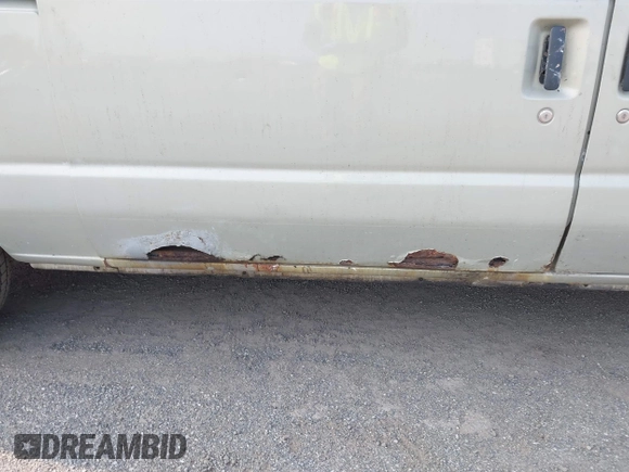 2005 Ford Econoline Passenger XL with VIN 1FMRE11W15HA64778, listed as a IAAI auction lot 42397426 with 330,632 mi miles and . Bid and sale history available at DreamBid. Image 12.