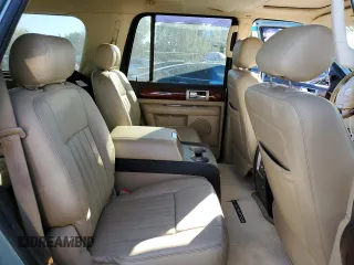 2005 Lincoln Navigator Luxury with VIN 5LMFU27595LJ08627, listed as a Copart auction lot 82128044 with 104,521 mi miles and Clean Title. Bid and sale history available at carsss.com. Image 11.