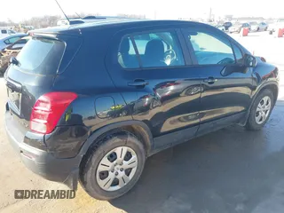 2015 Chevrolet Trax LS with VIN KL7CJKSBXFB068806, listed as a IAAI auction lot 41680339 with 129,882 mi miles. Bid and sale history available at carsss.com. Image 4.