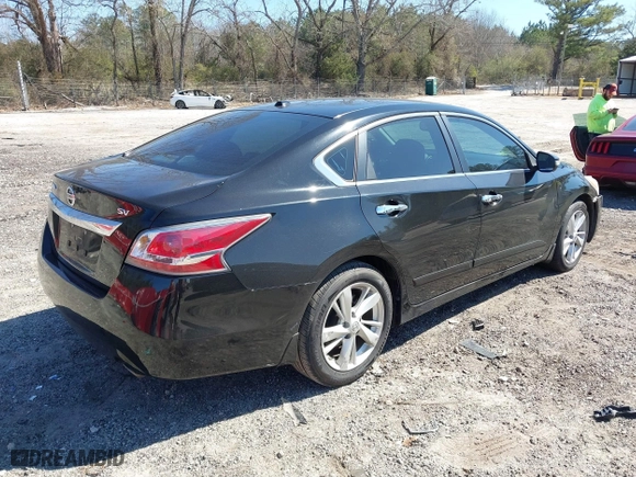 2015 Nissan Altima 2.5 with VIN 1N4AL3AP5FC186981, listed as a IAAI auction lot 41657318 with 120,000 mi miles. Bid and sale history available at carsss.com. Image 4.