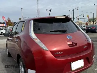 2011 Nissan LEAF SL-e with VIN JN1AZ0CP4BT000865, listed as a Copart auction lot 83054344 with 83,101 mi miles and Clean Title. Bid and sale history available at carsss.com. Image 3.