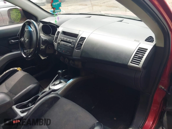 2010 Mitsubishi Outlander SE z VIN JA4AS3AW0AZ002356, wystawiony jako IAAI lot #42342080 z przebiegiem 113 867 mil mil oraz . Historia ofert i sprzedaży dostępna na DreamBid. Obrazek 5.