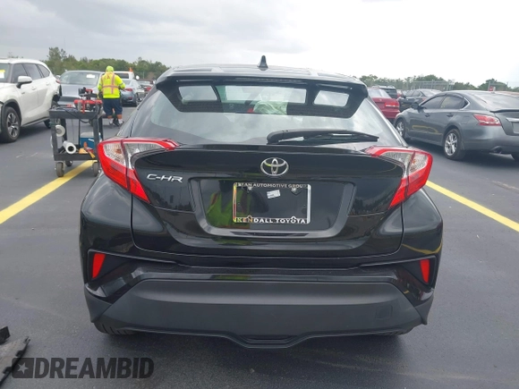 2021 Toyota C-HR LE z VIN NMTKHMBX3MR127202, wystawiony jako IAAI lot #42188312 z przebiegiem 54 029 mil mil oraz . Historia ofert i sprzedaży dostępna na DreamBid. Obrazek 17.