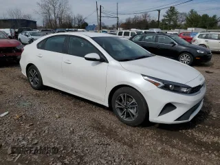 2024 Kia Forte LXS with VIN 3KPF24ADXRE832771, listed as a Copart auction lot 49672725 with 2,808 mi miles and Salvage Title. Bid and sale history available at DreamBid. Image 4.