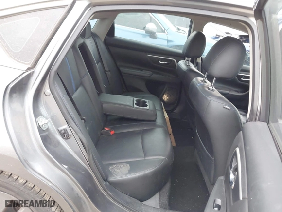 2018 Nissan Altima 2.5 SV with VIN 1N4AL3AP9JC256152, listed as a IAAI auction lot 41359670 with 136,686 mi miles. Bid and sale history available at carsss.com. Image 8.