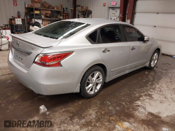 2015 Nissan Altima SL with VIN 1N4AL3AP7FN869950, listed as a IAAI auction lot 41588907 with 61,833 mi miles and . Bid and sale history available at DreamBid. Image 4.