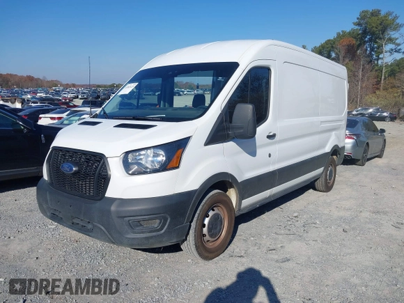 2023 Ford Transit Cargo с VIN 1FTBR1C82PKA54484, выставлен на аукционе IAAI как лот 40983625 с пробегом 57 151 миль миль и . История ставок и продаж доступна на DreamBid. Изображение 17.