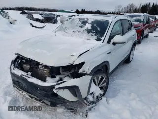2022 Volkswagen Taos z VIN 3VV3X7B23NM060361, wystawiony jako Copart lot #43895105 z przebiegiem 53 162 mil mil oraz Szkody całkowita. Historia ofert i sprzedaży dostępna na DreamBid. Obrazek 1.