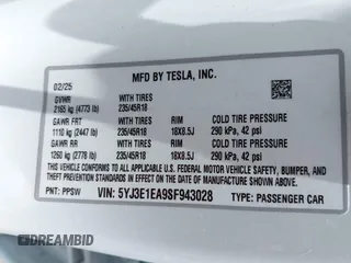 2025 Tesla Model 3 Long Range with VIN 5YJ3E1EA9SF943028, listed as a IAAI auction lot 42372207 with 3,975 mi miles and . Bid and sale history available at DreamBid. Image 9.