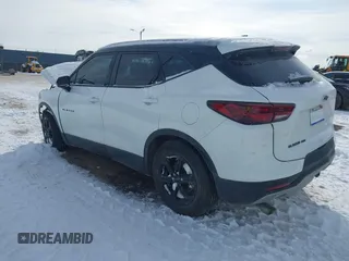2024 Chevrolet Blazer RS z VIN 3GNKBKRS1RS155981, wystawiony jako IAAI lot #41614035 z przebiegiem 1383 mil mil oraz . Historia ofert i sprzedaży dostępna na DreamBid. Obrazek 3.