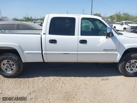 2002 GMC Sierra 2500HD SLE with VIN 1GTHK23U42F250039, listed as a IAAI auction lot 41859816 with 259,830 mi miles. Bid and sale history available at carsss.com. Image 13.