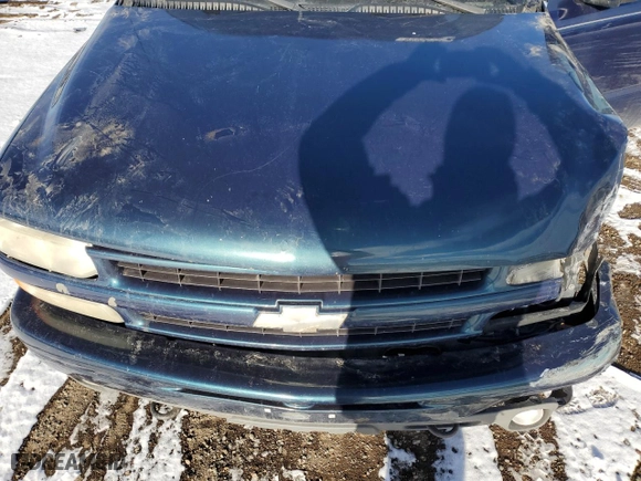 2005 Chevrolet Tahoe LT with VIN 1GNEK13T05R268746, listed as a Copart auction lot 83354194 with 222,145 mi miles and Clean Title. Bid and sale history available at carsss.com. Image 12.