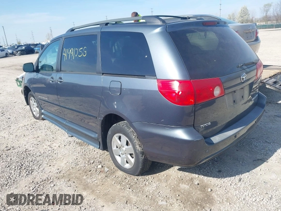 2007 Toyota Sienna CE with VIN 5TDZK23C97S078643, listed as a IAAI auction lot 41991258 with 133,313 mi miles. Bid and sale history available at carsss.com. Image 3.
