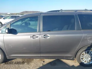 2016 Toyota Sienna XLE with VIN 5TDYK3DC6GS710062, listed as a IAAI auction lot 40953646 with 145,233 mi miles. Bid and sale history available at carsss.com. Image 13.