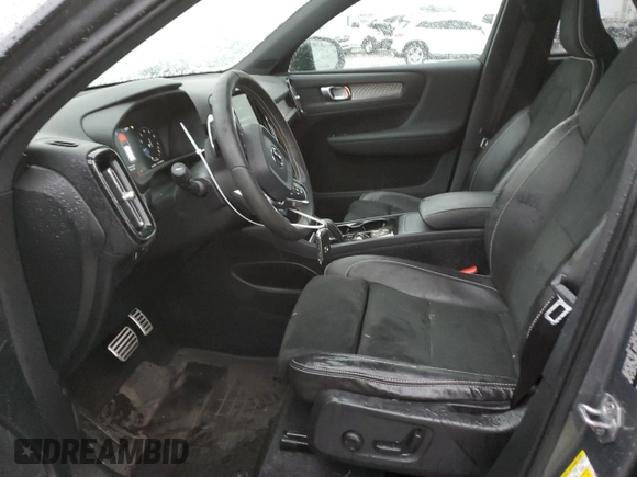 2019 Volvo XC40 R-Design with VIN YV4162UM3K2102750, listed as a Copart auction lot 51087625 with 31,388 mi miles and Clean title. Bid and sale history available at DreamBid. Image 7.