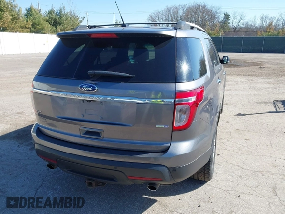 2013 Ford Explorer XLT with VIN 1FM5K8D85DGC94082, listed as a IAAI auction lot 41956976 with 174,017 mi miles and . Bid and sale history available at carsss.com. Image 4.