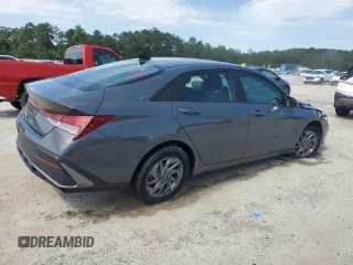 2024 Hyundai Elantra SEL z VIN KMHLM4DG2RU743230, wystawiony jako Copart lot #58426905 z przebiegiem 33 764 mil mil oraz Nie do naprawy • Non repairable. Historia ofert i sprzedaży dostępna na DreamBid. Obrazek 3.
