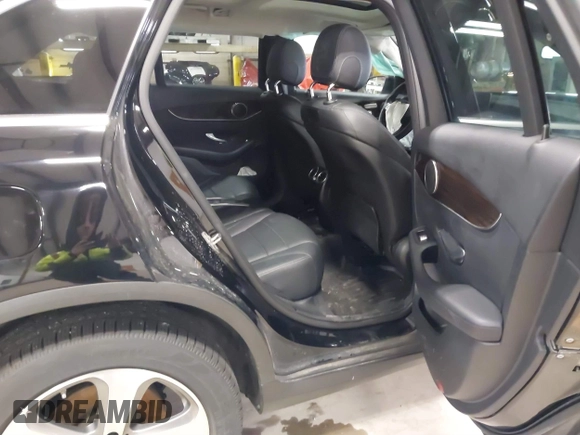 2019 Mercedes-Benz GLC with VIN WDC0G4KB1KV171258, listed as a IAAI auction lot 41895553 with 77,363 mi miles. Bid and sale history available at carsss.com. Image 8.