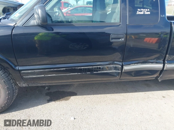 2001 Chevrolet S-10 LS with VIN 1GCCS19W818150784, listed as a IAAI auction lot 41864042 with 103,561 mi miles and . Bid and sale history available at DreamBid. Image 6.