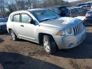 2007 Jeep Compass Sport with VIN 1J8FF47W47D396942, listed as a IAAI auction lot 41403901 with 999,999 mi miles. Bid and sale history available at carsss.com. Image 1.