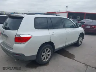2011 Toyota Highlander with VIN 5TDZK3EH7BS025463, listed as a IAAI auction lot 41944831 with 230,541 mi miles. Bid and sale history available at carsss.com. Image 4.