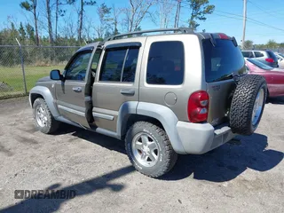 2006 Jeep Liberty Sport with VIN 1J4GL48556W104853, listed as a IAAI auction lot 41715122 with 185,465 mi miles and . Bid and sale history available at carsss.com. Image 3.