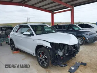 2025 Audi Q5 S line Premium Plus with VIN WA1EAAFY3S2013364, listed as a IAAI auction lot 41813601 with 1,450 mi miles. Bid and sale history available at carsss.com. Image 1.