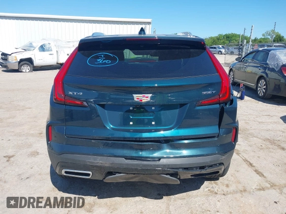 2025 Cadillac XT4 FWD Premium Luxury z VIN 1GYFZCR47SF146106, wystawiony jako IAAI lot #42324320 z przebiegiem 4 601 mil mil oraz . Historia ofert i sprzedaży dostępna na DreamBid. Obrazek 16.