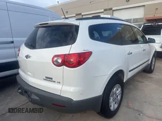 2012 Chevrolet Traverse LS z VIN 1GNKRFED2CJ394653, wystawiony jako IAAI lot #42482609 z przebiegiem 269 116 mil mil oraz . Historia ofert i sprzedaży dostępna na DreamBid. Obrazek 25.