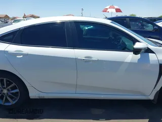 2019 Honda Civic EX z VIN 19XFC1F38KE003716, wystawiony jako IAAI lot #42293611 z przebiegiem 109 882 mil mil oraz . Historia ofert i sprzedaży dostępna na DreamBid. Obrazek 13.