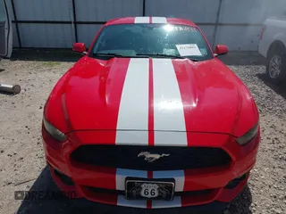 2015 Ford Mustang EcoBoost z VIN 1FA6P8TH3F5337916, wystawiony jako IAAI lot #42176893 z przebiegiem 120 757 mil mil oraz . Historia ofert i sprzedaży dostępna na DreamBid. Obrazek 12.