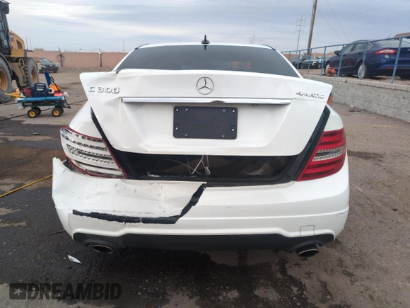 2013 Mercedes-Benz C 300 Sport z VIN WDDGF8ABXDR248663, wystawiony jako Copart lot #48704985 z przebiegiem 108 815 mil mil oraz Szkoda całkowita • Salvage title. Historia ofert i sprzedaży dostępna na DreamBid. Obrazek 6.