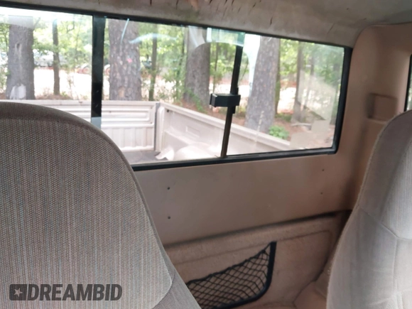 1996 Ford Ranger Splash with VIN 1FTCR14X6TTA69715, listed as a IAAI auction lot 42220603 with 292,607 mi miles and . Bid and sale history available at DreamBid. Image 8.