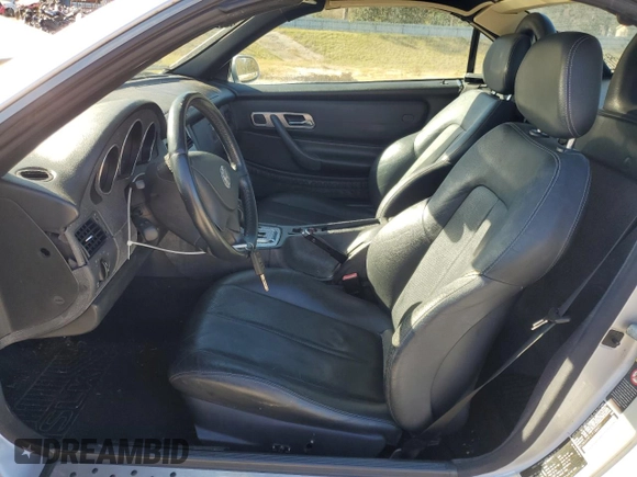 2001 Mercedes-Benz SLK 230 Kompressor z VIN WDBKK49F31F188527, wystawiony jako Copart lot #84489514 z przebiegiem 182 831 mil mil oraz Szkoda całkowita • Salvage title. Historia ofert i sprzedaży dostępna na DreamBid. Obrazek 7.