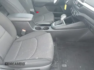 2022 Kia Forte LXS z VIN 3KPF24AD5NE458225, wystawiony jako IAAI lot #41572671 z przebiegiem 24 009 mil mil oraz . Historia ofert i sprzedaży dostępna na DreamBid. Obrazek 5.
