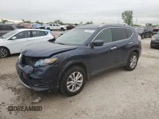 2016 Nissan Rogue SV z VIN 5N1AT2MV5GC920868, wystawiony jako Copart lot #54843075 z przebiegiem 123 826 mil mil oraz Szkody całkowita. Historia ofert i sprzedaży dostępna na DreamBid. Obrazek 1.