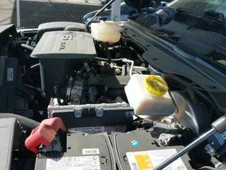 2019 Ram 1500 Big Horn z VIN 1C6RRFFG0KN803411, wystawiony jako IAAI lot #43290135 z przebiegiem 84 043 mil mil oraz . Historia ofert i sprzedaży dostępna na DreamBid. Obrazek 20.