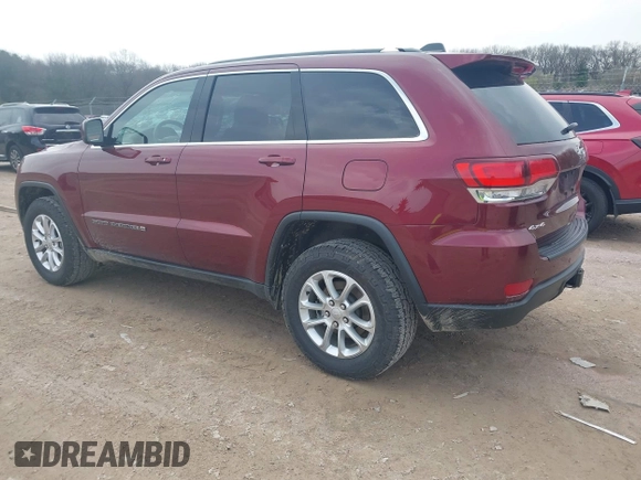 2022 Jeep Grand Cherokee Laredo E z VIN 1C4RJFAG0NC121555, wystawiony jako IAAI lot #42131742 z przebiegiem 35 535 mil mil oraz . Historia ofert i sprzedaży dostępna na DreamBid. Obrazek 3.