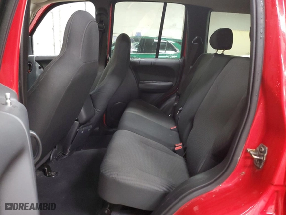 2004 Jeep Liberty Sport with VIN 1J4GL48KX4W114698, listed as a Copart auction lot 44534615 with 123,318 mi miles and Clean Title. Bid and sale history available at carsss.com. Image 11.
