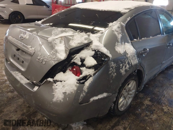 2009 Nissan Altima 2.5 S with VIN 1N4AL21E29N483756, listed as a IAAI auction lot 41270057 with 134,223 mi miles. Bid and sale history available at carsss.com. Image 6.