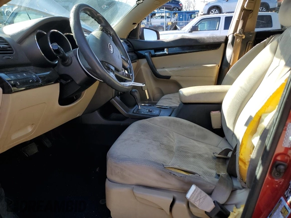 2011 Kia Sorento LX with VIN 5XYKTDA28BG057065, listed as a Copart auction lot 49723015 with 186,912 mi miles and Salvage Title. Bid and sale history available at carsss.com. Image 7.