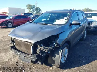 2018 Kia Sorento L with VIN 5XYPG4A31JG418508, listed as a IAAI auction lot 41660742 with 109,647 mi miles. Bid and sale history available at carsss.com. Image 2.