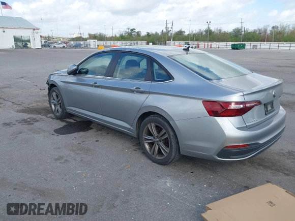 2023 Volkswagen Jetta SE z VIN 3VW7M7BU2PM056005, wystawiony jako IAAI lot #41768826 z przebiegiem 33 838 mil mil oraz . Historia ofert i sprzedaży dostępna na DreamBid. Obrazek 3.
