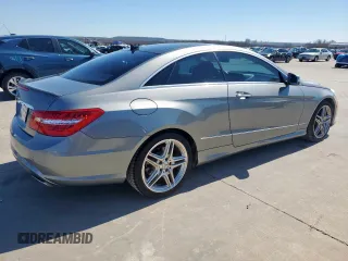 2013 Mercedes-Benz E 550 z VIN WDDKJ7DB2DF185221, wystawiony jako Copart lot #46953475 z przebiegiem 89 156 mil mil oraz Szkoda całkowita • Salvage title. Historia ofert i sprzedaży dostępna na DreamBid. Obrazek 3.