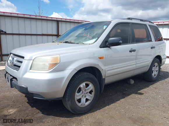 2006 Honda Pilot LX with VIN 2HKYF18156H527449, listed as a IAAI auction lot 42097170 with 178,983 mi miles. Bid and sale history available at carsss.com. Image 2.