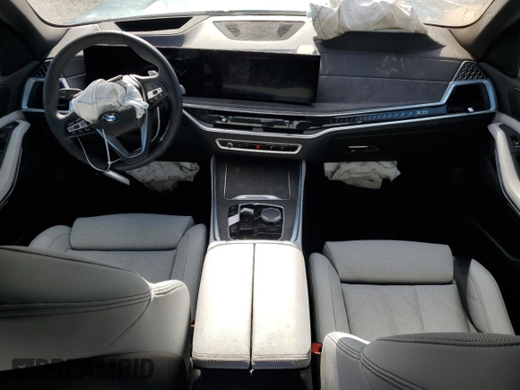 2025 BMW X5 sDrive40i with VIN 5UX13EU04S9W39305, listed as a Copart auction lot 43822695 with 0 mi miles and Salvage Title. Bid and sale history available at carsss.com. Image 8.